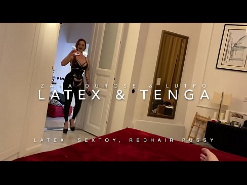 ❤️ Dada wa kambo mwenye kichwa chekundu akiwa amevalia vazi la latex alilobanwa na kaka wa kambo Fucking ❤